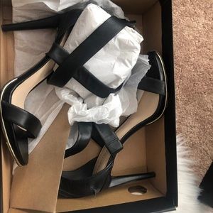 Kenneth Cole Women's Brooke Cross Heel Sandals